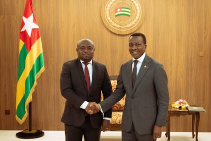 COOPERATION TOGO -GABON : Le Président de l’Assemblée nationale échange avec l’Ambassadeur du Gabon au Togo, Maximin Mangoualamangoye