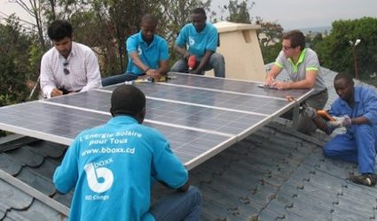 ÉNERGIE SOLAIRE : Des mini réseaux photovoltaïques pour élargir l’autonomie électrique des ménages .