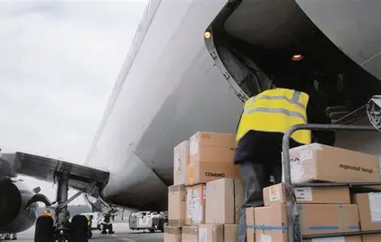 EXPEDITION DE COLIS VERS LES USA : La Poste suspend… en attendant des mesures appropriées