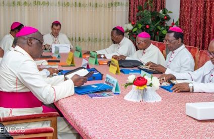 TOGO- INTERDICTION DES MESSES DANS LES MAISONS PRIVEES : Quid de la vente des objets de piété « magiques » non conventionnels sur les paroisses ?