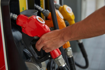 DIESEL, ESSENCE : L’Europe redoute déjà des pénuries dès avril