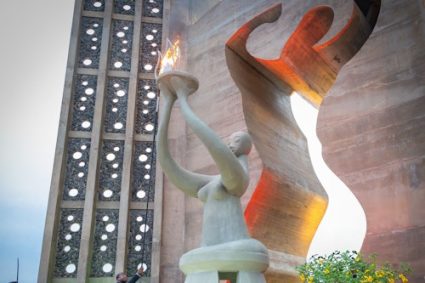 COMMEMORATION DES 66 ANS D’INDEPENDANCE DU TOGO : Le Président Faure a ravivé la flamme le 26 avril