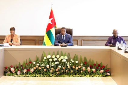 CONSEIL DES MINISTRES DU 26 JUIN : Six (6) décrets règlementaires et quatorze (14) décrets examinés et adoptés