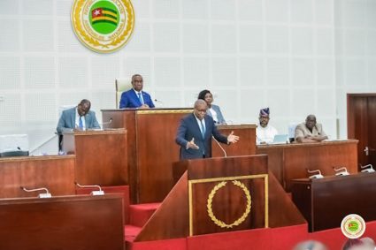 COURANT ELECTRIQUE : L’exécutif togolais explique les causes des délestages et présente sa stratégie énergétique