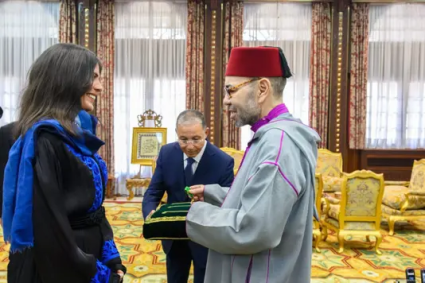MAROC : L’alpiniste Nawal Sfendla décorée du Wissam royal par le Roi Mohammed VI